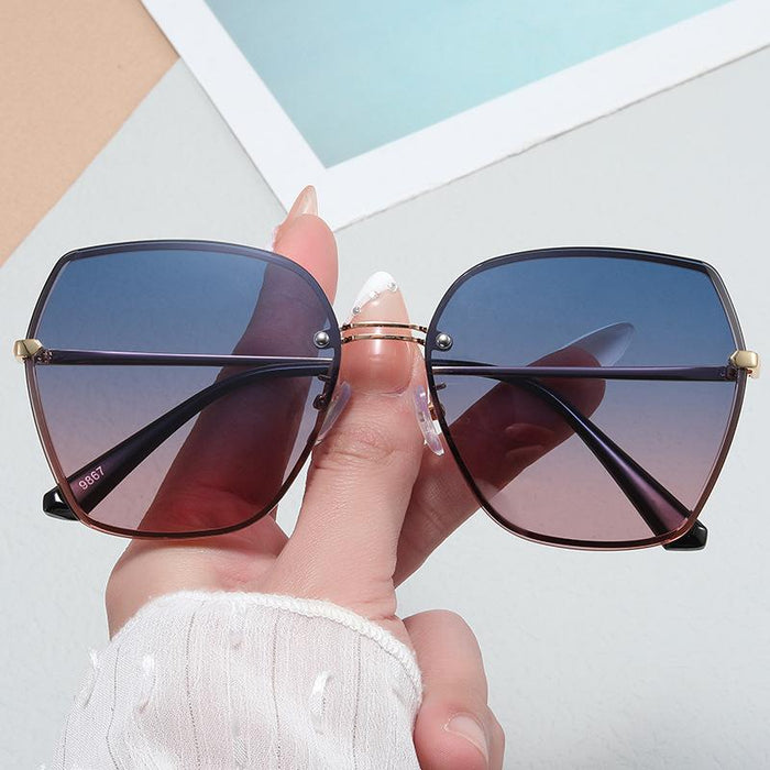 UV resistant diamond rimmed Sunglasses
