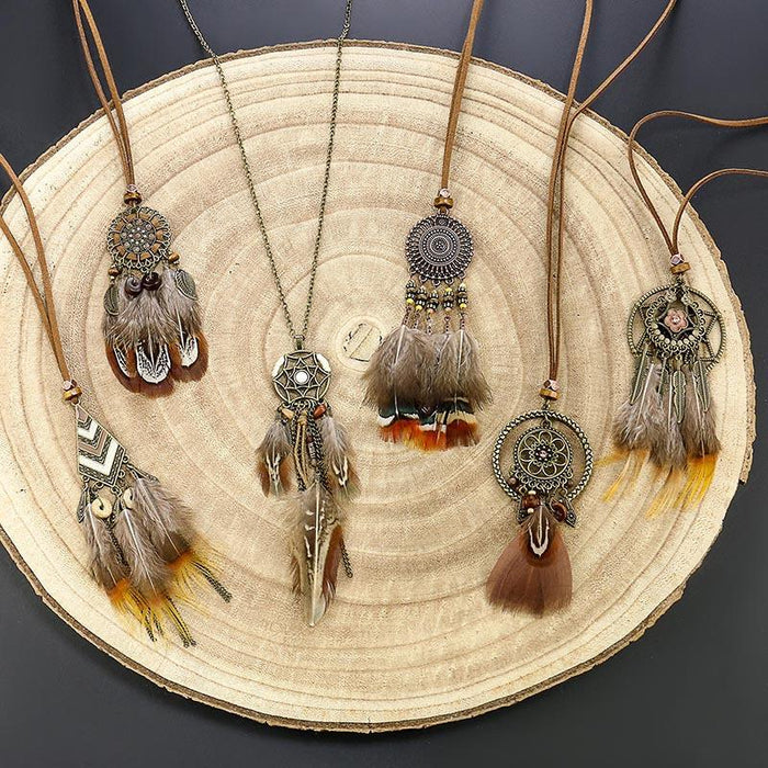 Women's Vintage Hollow Round Feather Necklace