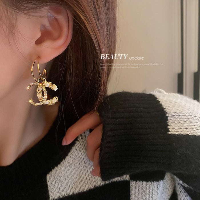 New Women's Jewelry Light Luxury Retro Earrings