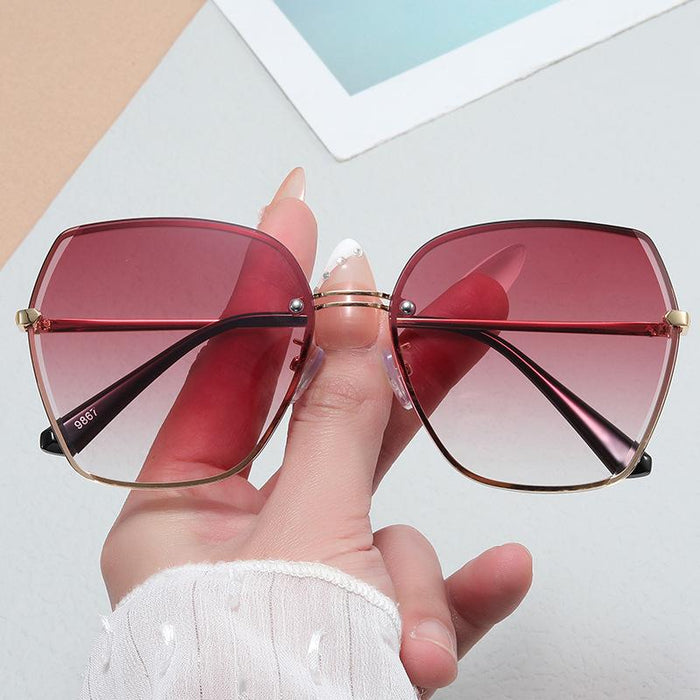UV resistant diamond rimmed Sunglasses