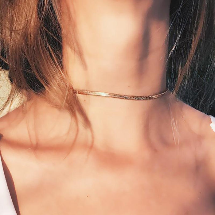 Simple Short Clavicle Blade Chain