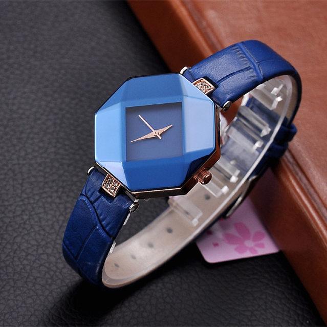 New Quartz Leather Watch Women Fashion Wristwatch