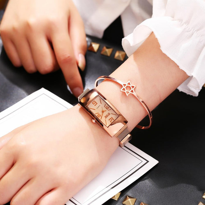 Women Watches Magnetic buckle Quartz Wristwatch