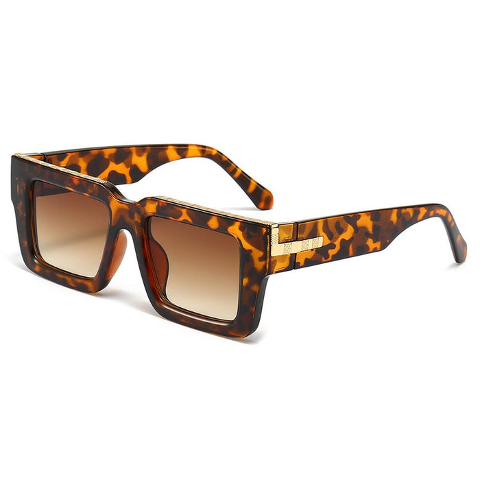 Contrast box sunglasses and sunglasses